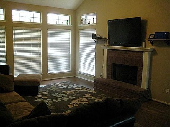 3rd image of 10717 Jackson Ln