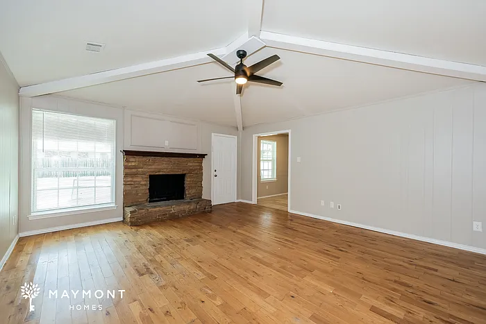 4 bed, 2.0 bath, 1850 sqft, $2,316 — Photo 4
