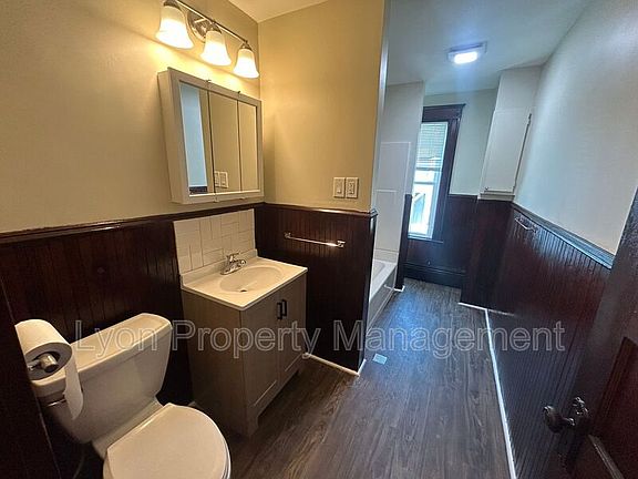5th image of 568 Elm St Floor 1