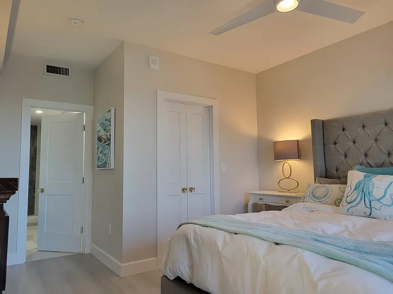 1 Beach Dr SE #801 — Photo 16