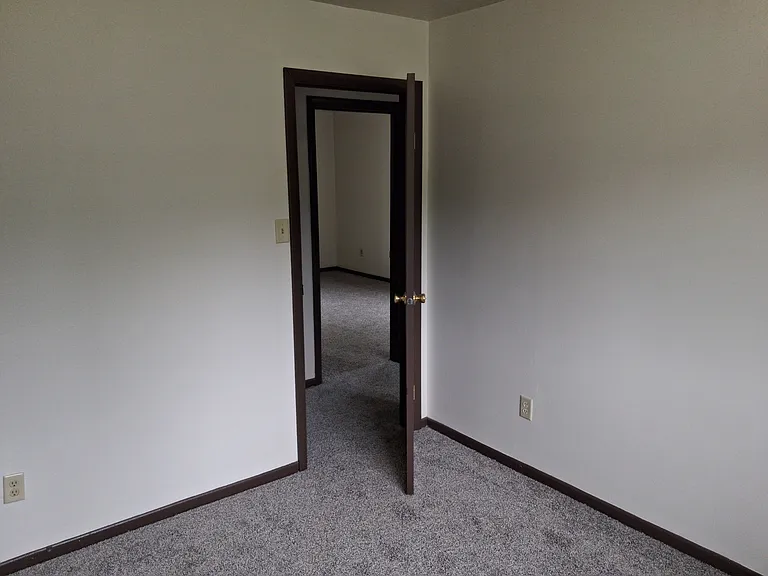 342 Lahonda Dr — Photo 7