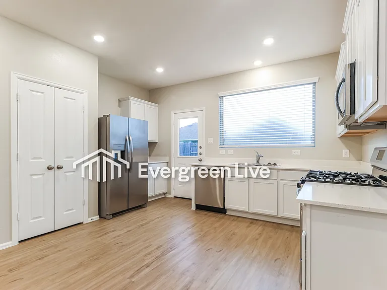 19421 Peppazzi Dr — Photo 6