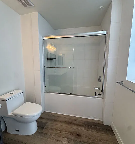 919 S Harvard Blvd #205 — Photo 4