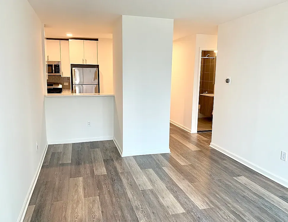 520 West 43rd Street — Photo 4
