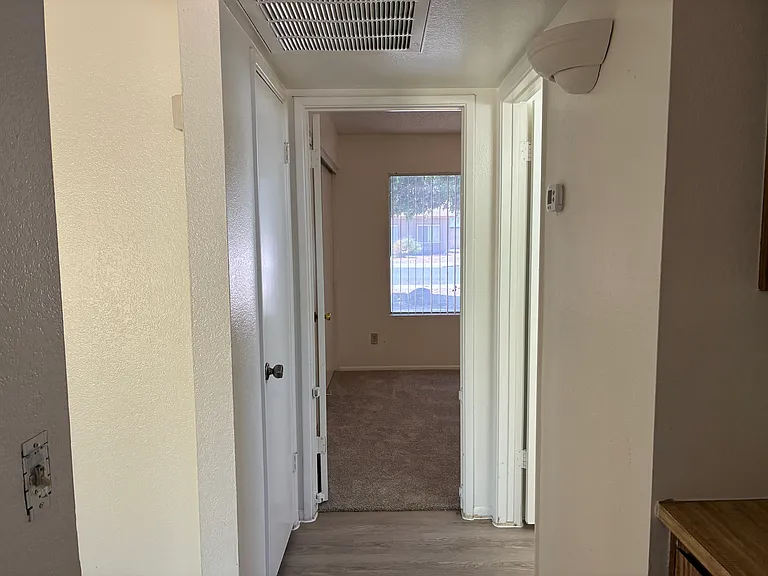 3672 W Oakland St — Photo 26