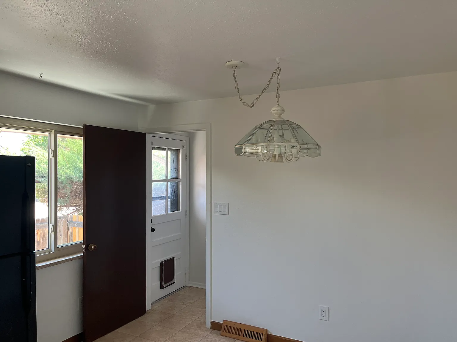 2 bed, 1300 sqft, $2,500 — Photo 2