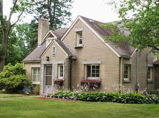 55 Washington Rd, Barrington, RI 02806