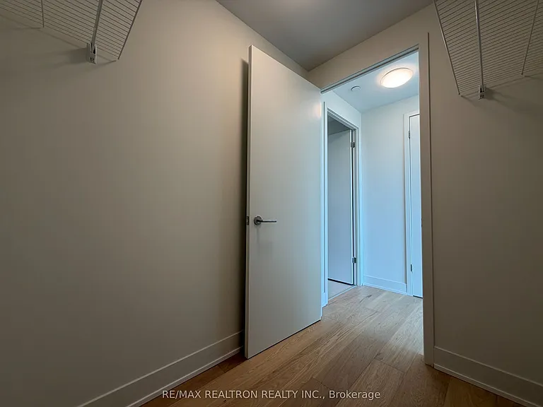 322 Dupont St #502 — Photo 20