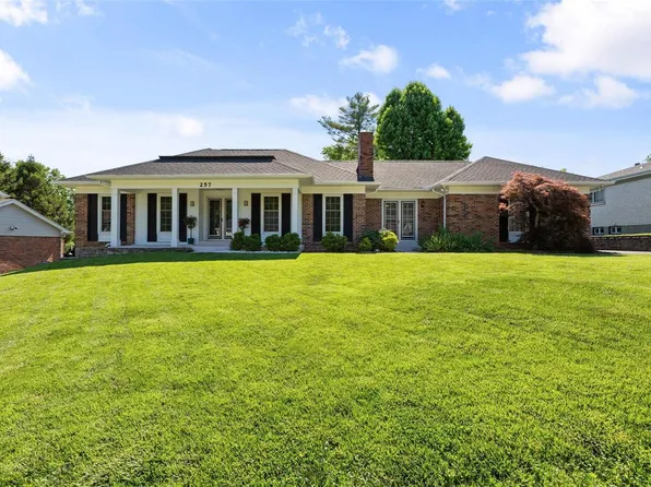 257 San Angelo Dr, Chesterfield, MO 63017