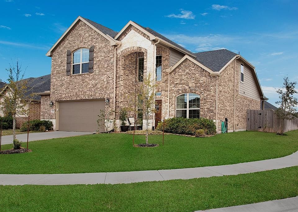 3810 Enchanted Timbers is a stately Lennar home that is situated on a corner lot...