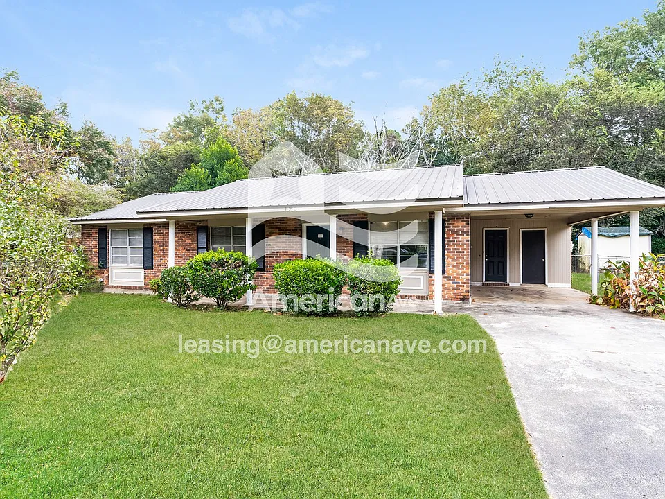 120 Briarwood Dr