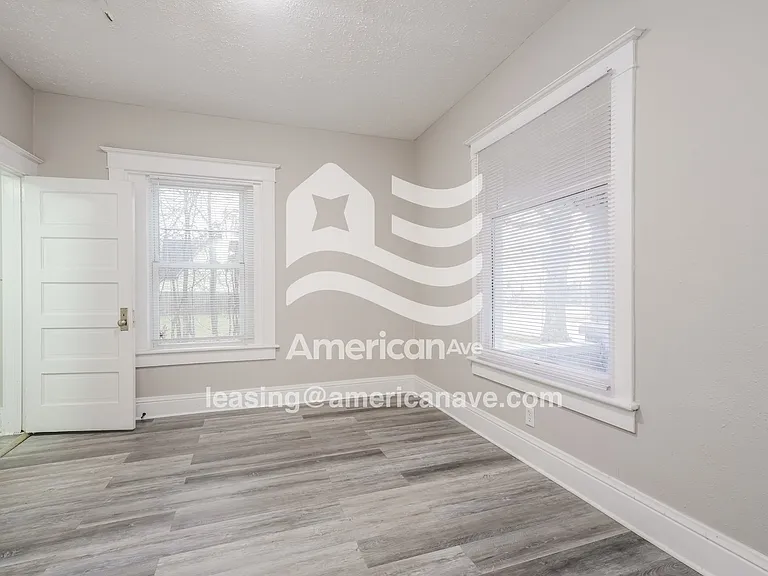 1774414_005_dining_room_14210358.jpg