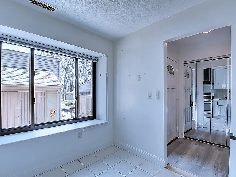 32 Farmington Chase Cres #32 — Photo 11