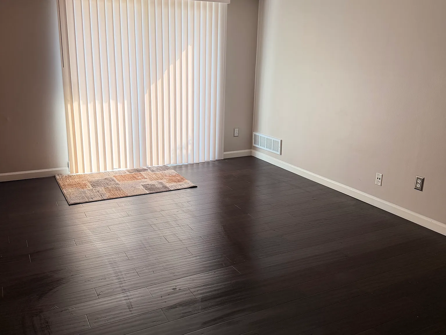 2 bed, 1047 sqft, $1,450 — Photo 2