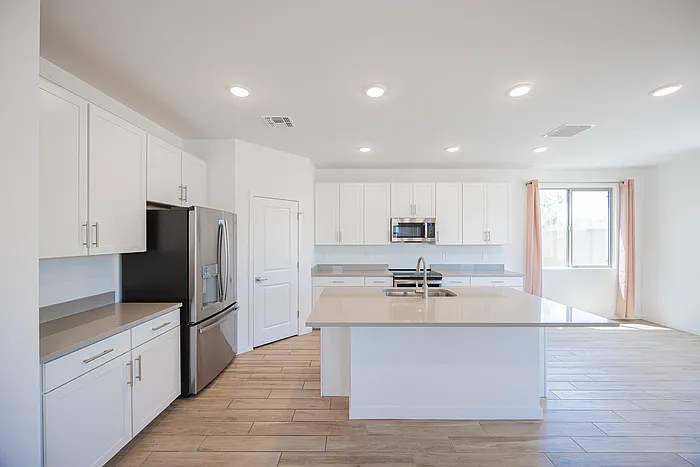 7412 W Gardenia Ave — Photo 9