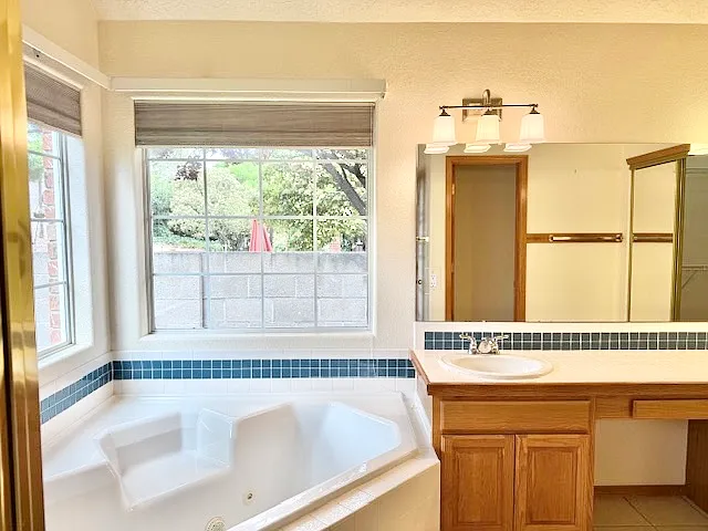 8420 Ashton Pl NE — Photo 35