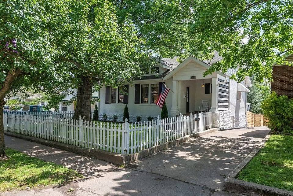 1st image of 2525 A Blair Blvd