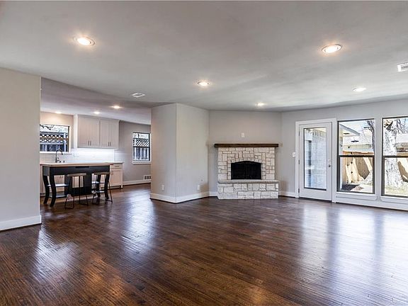 2nd image of 10543 Royalwood Dr