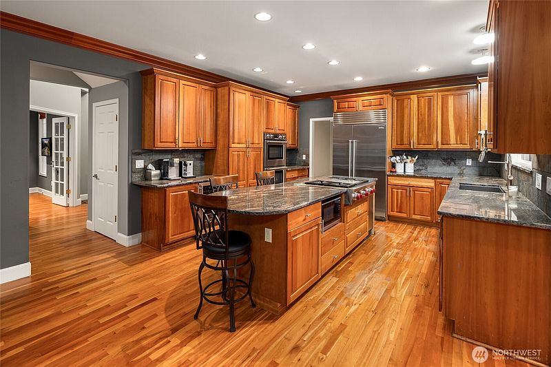 4th image of 10444 SE 22nd Street