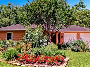 5542 Huisache St, Bellaire, TX 77401