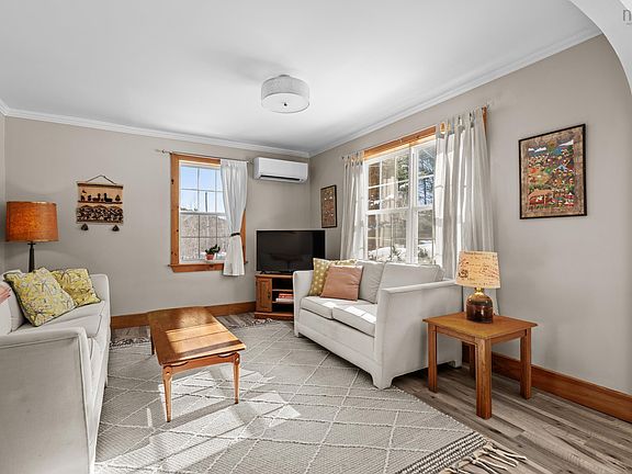 4th image of 481 Conquerall Rd