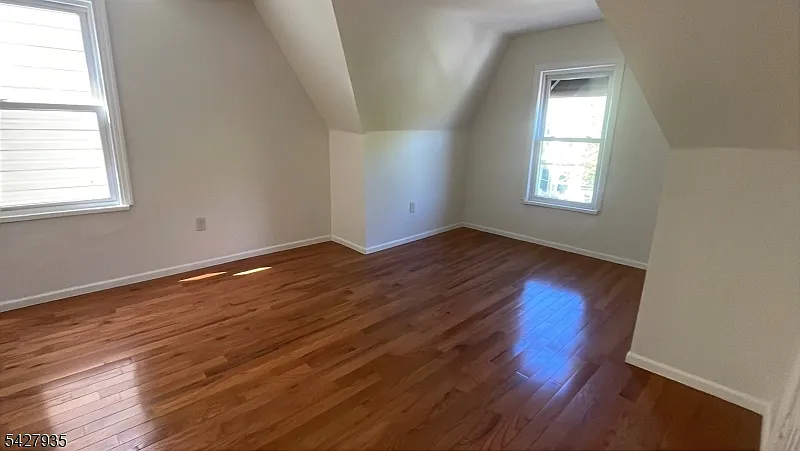 1 bed, 1.0 bath, $1,300 — Photo 4