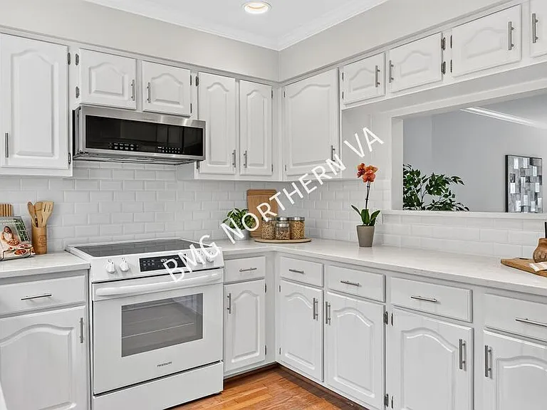 6001 Keble Dr — Photo 30