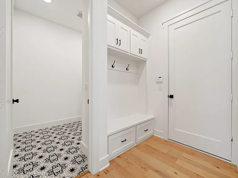 4761 Sarah Dr — Photo 14