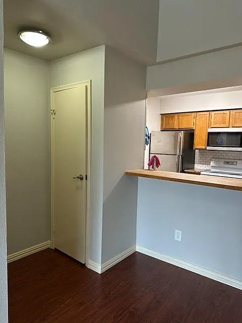 1 bed, 1.0 bath, 588 sqft, $950 — Photo 3