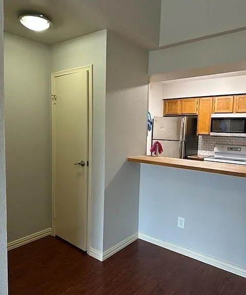 2120 El Paseo St #620 — Photo 3