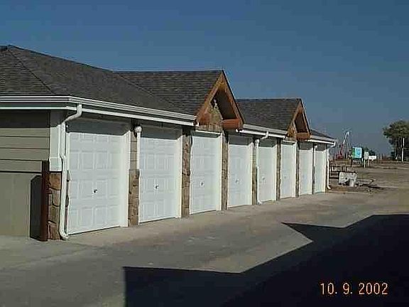 2nd image of 1301 Lake Cir Unit H
