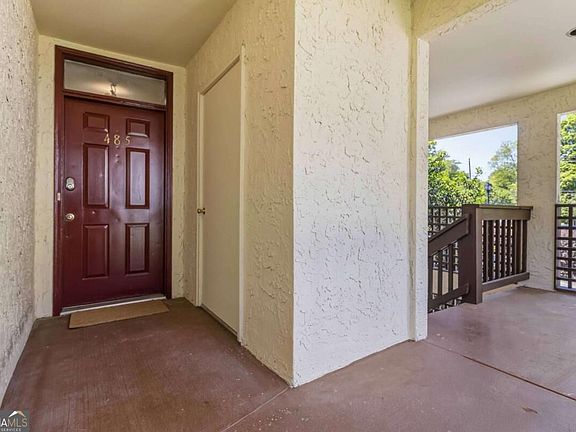 5th image of 485 Sherman Way