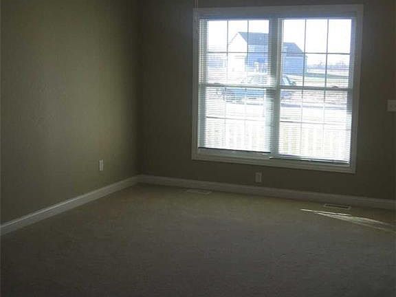 5th image of 1961 Horseshoe Bend Dr APT A