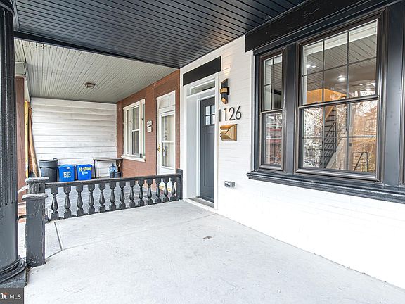 3rd image of 1126 W Wyoming Ave