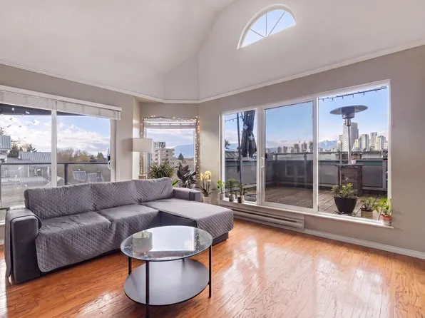 1345 W 4th Ave #306, Vancouver, BC V6H 3Y8