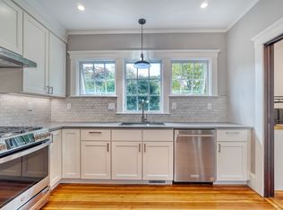 9 Vermont St FLOOR 1, West Roxbury, MA 02132