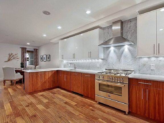 3rd image of 438 W 20th St #Townhouse