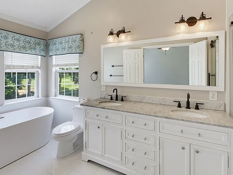 6505 Autumn Wind Cir — Photo 37