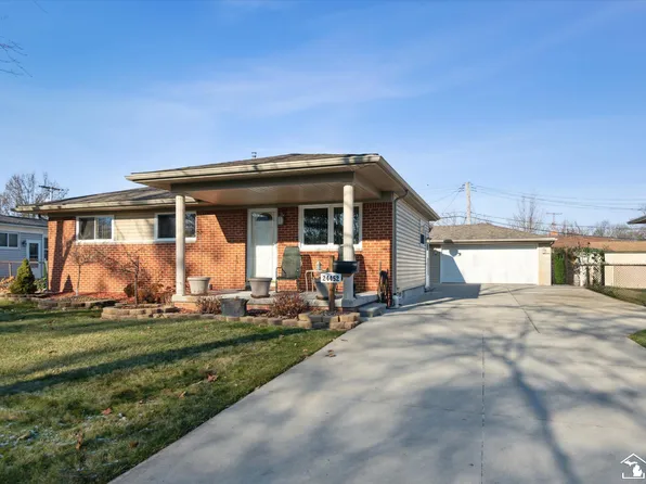 24452 Laurel St, Flat Rock, MI 48134