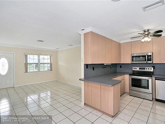 3rd image of 1417 S Deerfield Ave