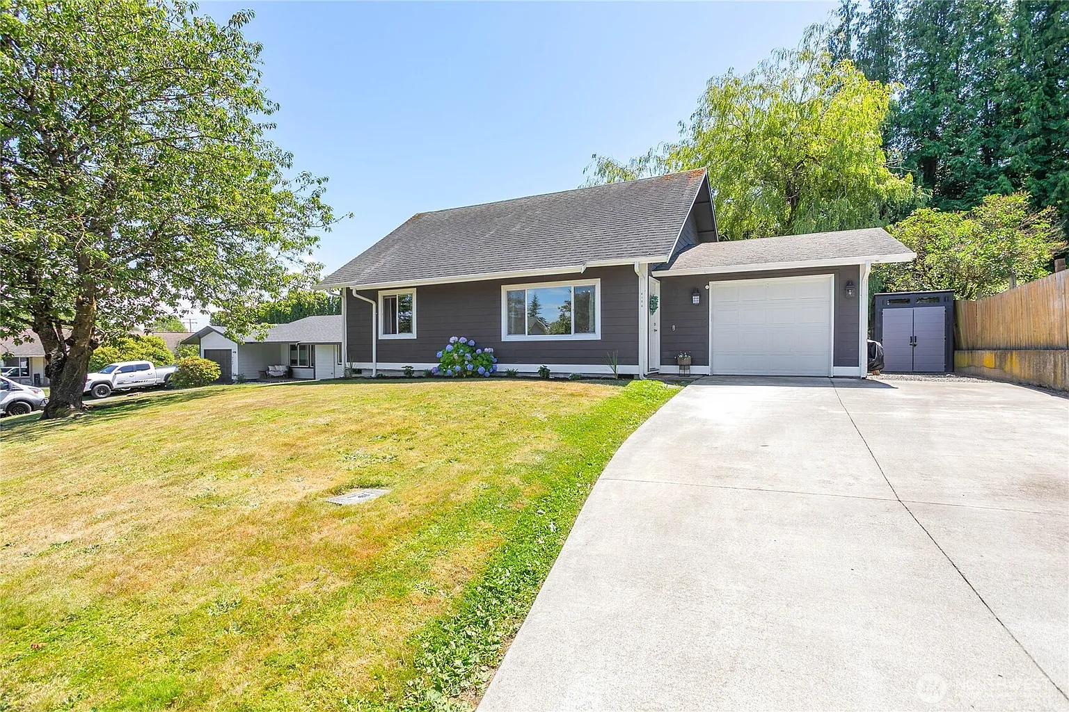 6106 Juno Circle photo 1