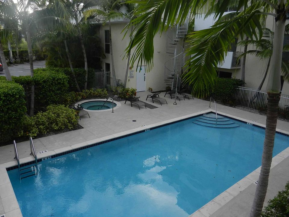 Pool and Jacuzzi