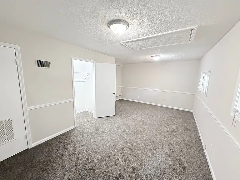 6534 Kimball Ave — Photo 6