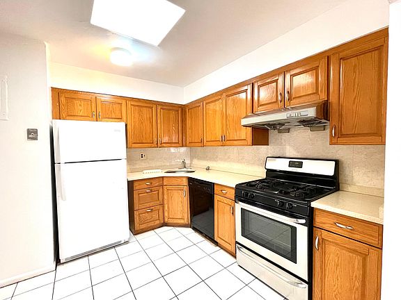 5th image of 61-04 171st St #3F