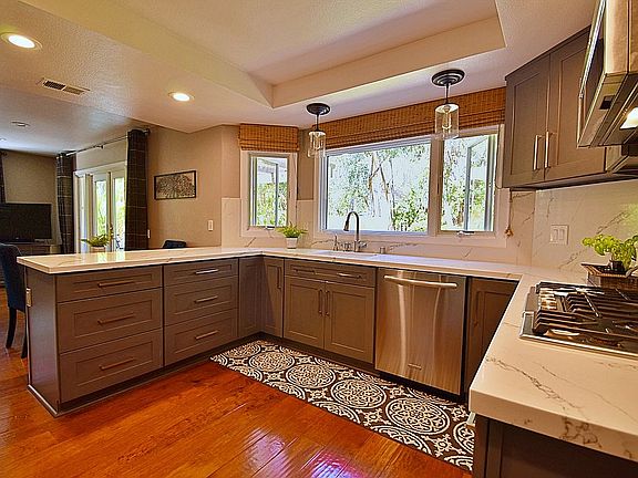 Beautiful all new kitchen