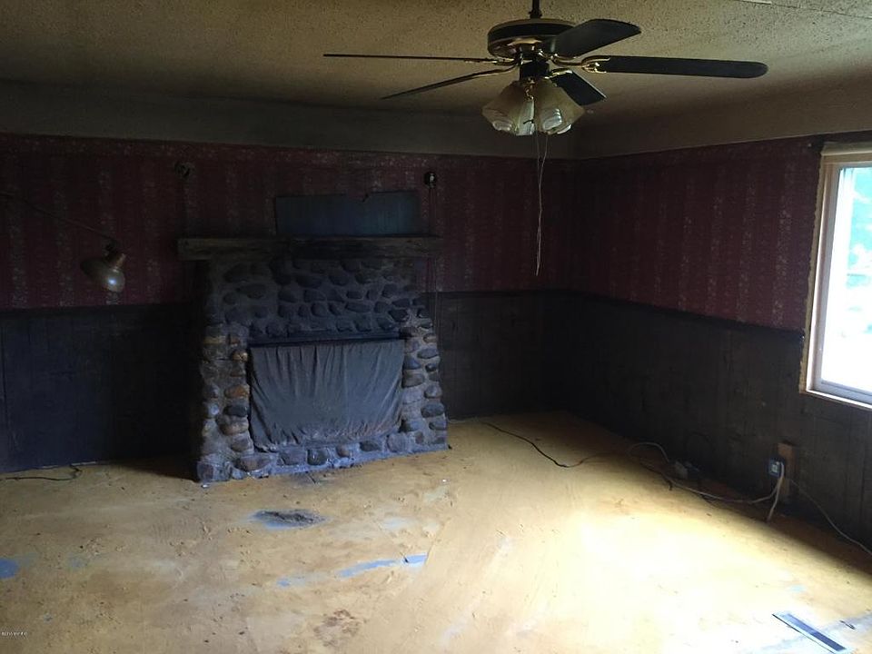 2nd image of 1415 E Dowling Rd