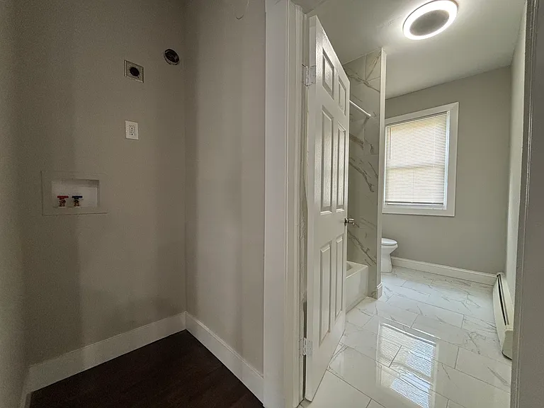 1561 Chapel St #5 — Photo 2