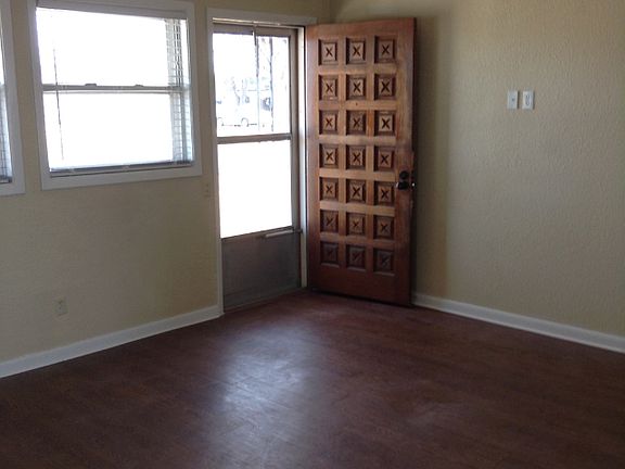 4th image of 2505 Rosewood Ln