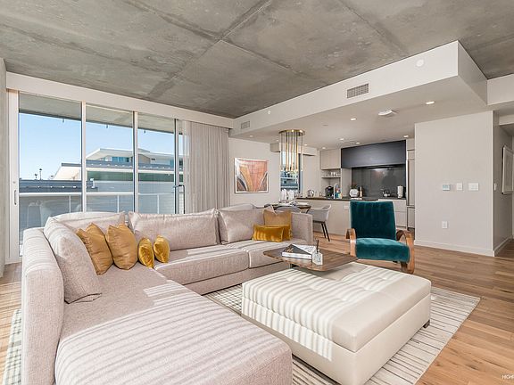 4th image of 5455 E Lincoln Dr Unit 2021