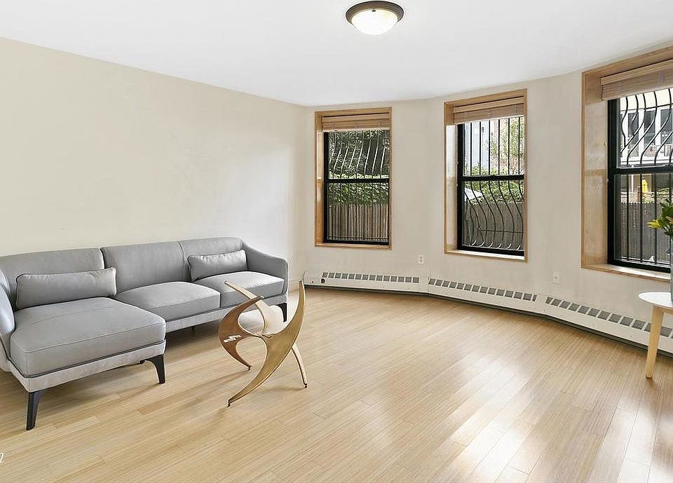 1st image of 209 W 121st St